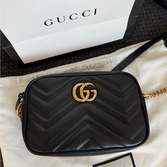 Gucci GG Marmont Mini Bag in Black leather - Picture 4 of 16